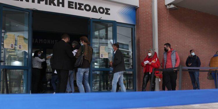 Τέταρτη δόση εμβολιασμού: Για ποιους άνω των 60 ετών δεν συστήνεται