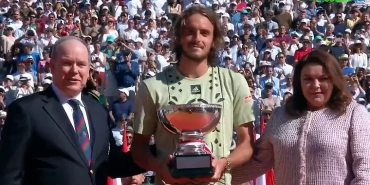 Στέφανος Τσιτσιπάς: Η απονομή από τον πρίγκιπα Αλβέρτο και η ανάκρουση του Εθνικού ύμνου