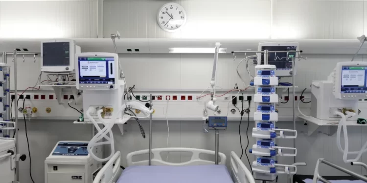 Σοκάρει νέα μελέτη για τον κορονοϊό: Κίνδυνος να πεθάνουν μέσα σε έναν χρόνο όσοι νοσηλεύτηκαν σοβαρά