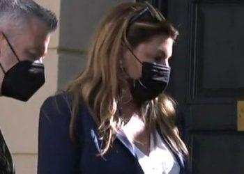 Στο δικαστήριο η Έλενα Παπαρίζου για μήνυση κατά του Τόνυ Μαυρίδη