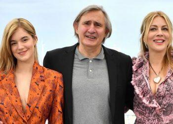 Άρωμα Ελλάδας στις Κάννες: Η Σμαράγδα Καρύδη και οι συμπρωταγωνιστές της στο «Dodo» έκλεψαν τις εντυπώσεις