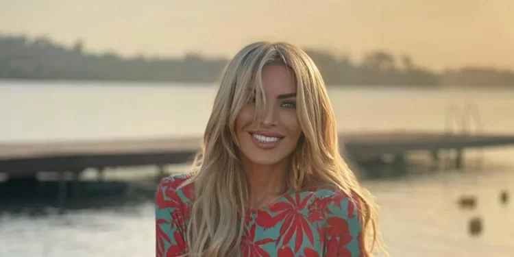 Χωρίς ίχνος κυτταρίτιδας στα 37: Σούσουρο με την αρετουσάριστη φωτογραφία της Κατερίνας Καινούργιου με μαγιό