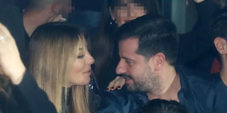 Πέταξε το νυφικό, χώρισε και τώρα είναι ξανά ερωτευμένη η γνωστή τραγουδίστρια