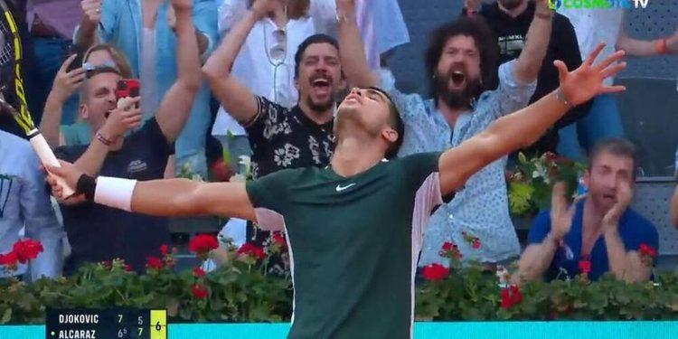 Μετά τον Ναδάλ, έριξε στο καναβάτσο και τον Τζόκοβιτς ο Αλκαράθ και περιμένει… Τσιτσιπά