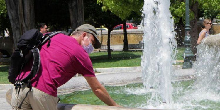 Καιρός: “Μίνι” καύσωνας στην Ελλάδα – Θα “χτυπήσει” 35αρια ο υδράργυρος