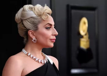 Lady Gaga: Πρωτομαγιά με βουτιές σε πισίνα στο Las Vegas