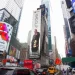 Mad Clip: Η μορφή του ράπερ φιγουράρει στην Times Square της Νέας Υόρκης