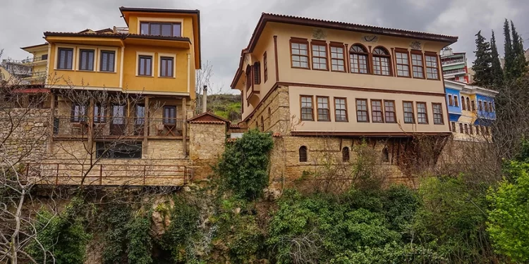 Μπαρμπούτα: Πολύχρωμες και παραδοσιακές εικόνες στην παλιά πόλη της Βέροιας