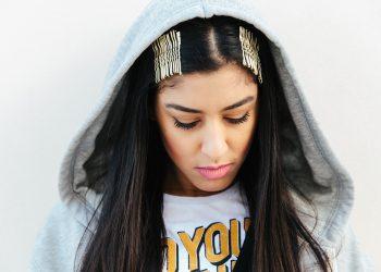 Το πρώτο άλμπουμ της Μαρίνας Σάττι είναι ένα τάμα στον πόνο και τον έρωτα