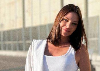 Υβόννη Μπόσνιακ: Θα ξετρελαθείς με την πρώτη selfie της με μπικίνι για φέτος!