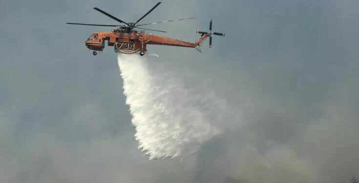 Φωτιά στο Άγιο Όρος: Μάχη για να τεθεί υπό έλεγχο η πυρκαγιά