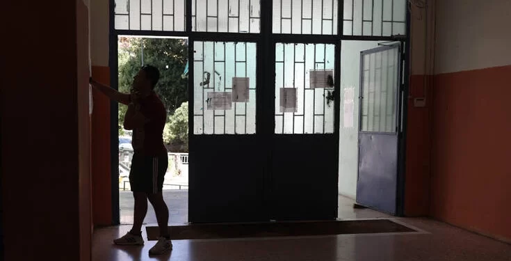 Βάσεις 2022: Πτώση φέρνουν οι χαμηλές βαθμολογίες – Μέχρι αύριο οι ανακοινώσεις