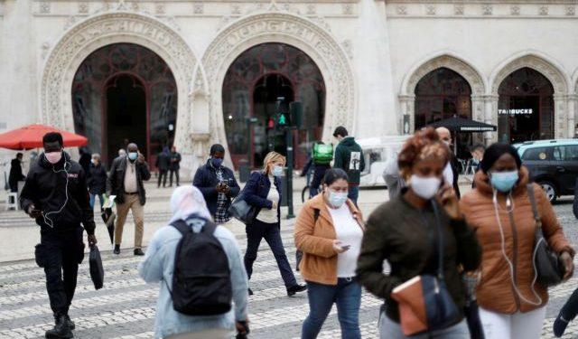 Πορτογαλία: Παραμένει υποχρεωτική η μάσκα στα ΜΜΜ και τον Αύγουστο