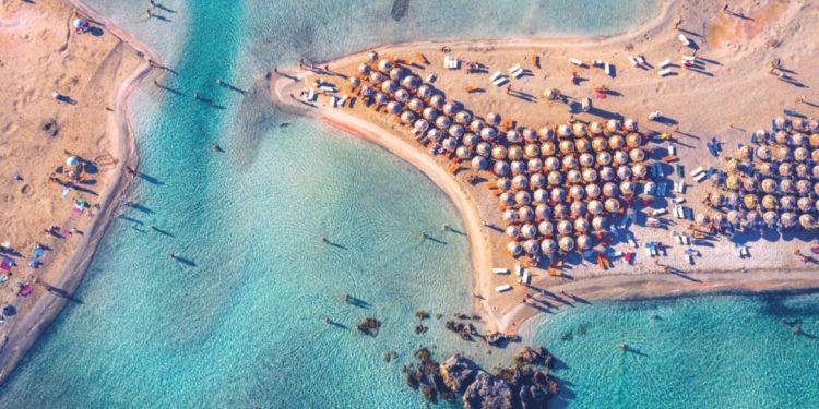 «Τουρισμός για όλους»: Σπάνε τα κοντέρ οι αιτήσεις – Ποια ΑΦΜ κάνουν σήμερα αίτηση