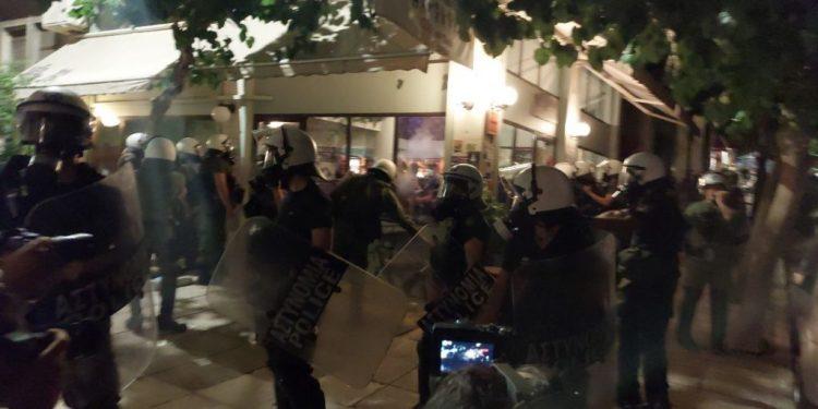 Ενταση στα Εξάρχεια – Πάνω από δέκα προσαγωγές – Καταγγελίες για «όργιο καταστολής»