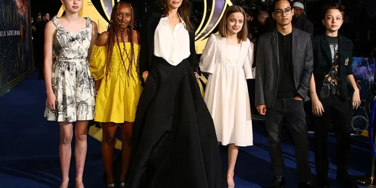 Τα παιδιά της Αντζελίνα Τζολί και του Μπραντ Πιτ μεγάλωσαν