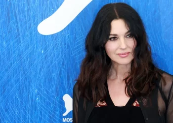 Στην Πάρο η Μόνικα Μπελούτσι – Η φωτογραφία που την «πρόδωσε»