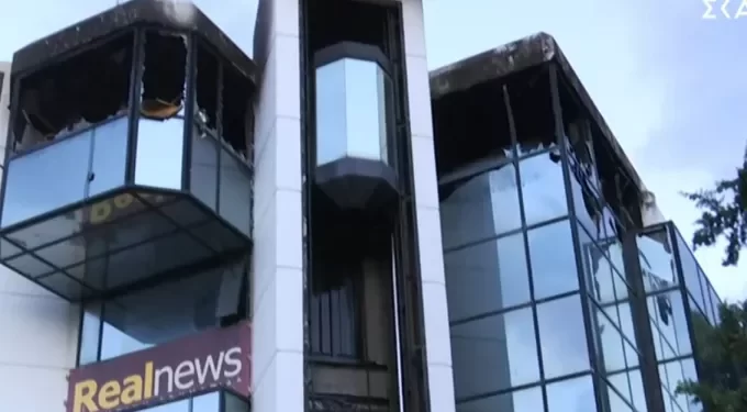 Φωτιά στον REAL: Βρέθηκαν γκαζάκια στο κτίριο