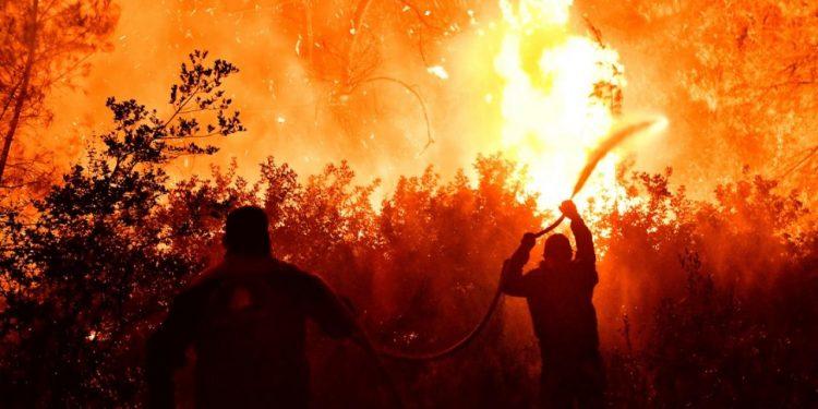 Πάλι καίγονται τα Γεράνεια: Τα δάση φεύγουν – Οι ανεμογεννήτριες έρχονται – Αγωνία για Αλεποχώρι