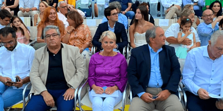 Κώστας Καραμανλής: Ματαίωσε την προγραμματισμένη ομιλία του για τον Σταύρο Ξαρχάκο – «Λόγω της μεγάλης καθυστέρησης στο πρόγραμμα της εκδήλωσης»