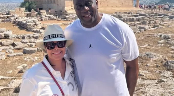 Το «αναπάντεχο» τηλεφώνημα του Κυριάκου Μητσοτάκη στον Μάτζικ Τζόνσον που κάνει διακοπές στην Ελλάδα