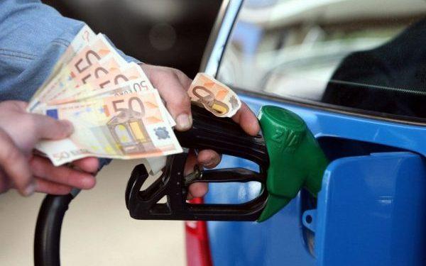 Βενζίνη: Οι καταναλωτές ελπίζουν να πληρώσουν κάτω από δύο ευρώ – Πιο οικονομικός ο Αύγουστος