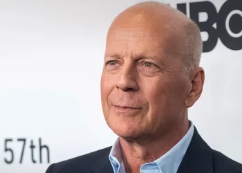 Καταγγελίες ότι ο Μπρους Γουίλις συνέχισε να εργάζεται μετά τη διάγνωση της ασθένειας του