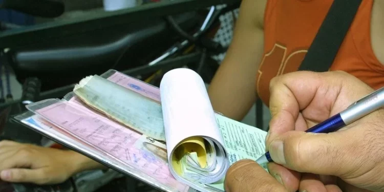 Ελλάδα / Ρόδος: Έλαβε ειδοποιητήριο με πρόστιμο 6.648.444 ευρώ για τροχονομική παράβαση