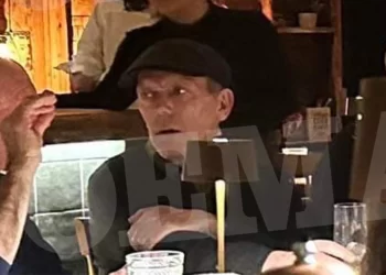 Hugh Laurie: Στην Αθήνα ο Dr. House – Δείτε φωτογραφίες