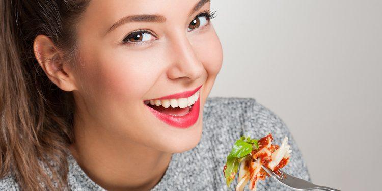 Σάκχαρο – Αντίσταση στην ινσουλίνη: Ο έξυπνος διατροφικός συνδυασμός που τα ρυθμίζει