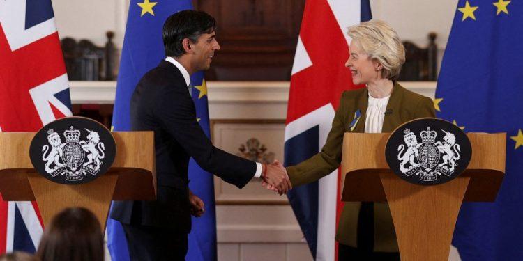 Βόρεια Ιρλανδία: Το deal της Βρετανίας με την ΕΕ