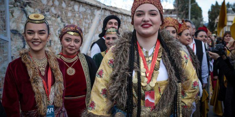 Πολιτιστική πρωτεύουσα της Ευρώπης για το 2023 η Ελευσίνα: Καρέ καρέ η τελετή της ανακήρυξης