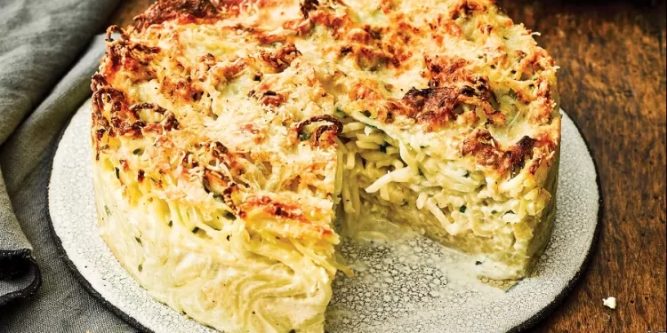 Μακαρονόπιτα με 3 τυριά