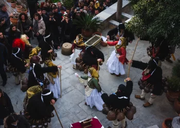 Ο Γέρος, η Κορέλα, ο Φράγκος: Oι Απόκριες στην Σκύρο είναι μια ιδιαίτερη εμπειρία