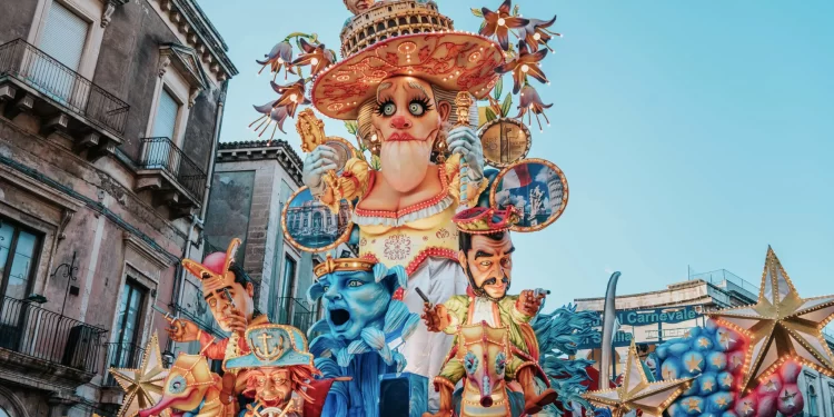 Acireale: Η μικρή σικελική πόλη με τη μεγάλη παράδοση στο καρναβάλι