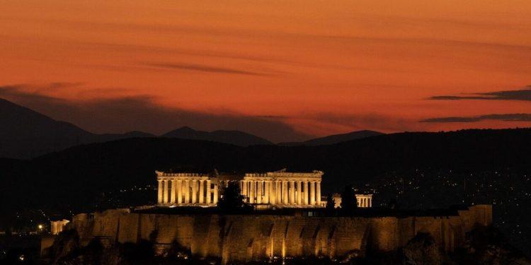 Άγιος Βαλεντίνος: Η Αθήνα στις 10 πιο δημοφιλείς ευρωπαϊκές πόλεις για να γιορτάσετε τον Άγιο Βαλεντίνο