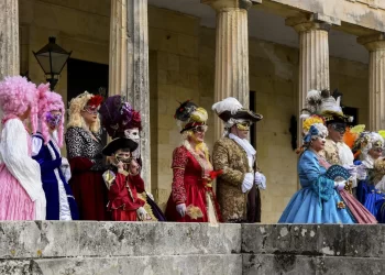 Καρναβάλι: Από την Άμφισσα ως τον Τύρναβο -Το αλφάβητο του καρναβαλιού στην Ελλάδα