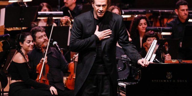 O Στέφανος Κορκολής στέκεται στο πλευρό της Axion Hellas