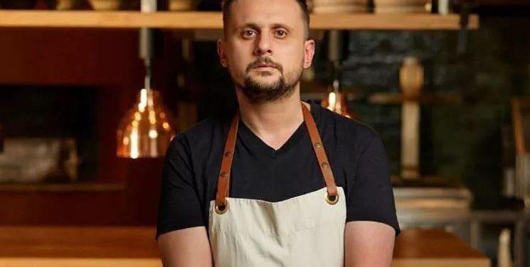 Σεισμός στην Τουρκία: Βραβευμένος σεφ μαγειρεύει για τους άστεγους στο Χατάι