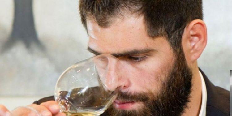 Μια κουβέντα με τον καλύτερο Ελληνα οινοχόο για το 2023, Άρη Σκλαβενίτη