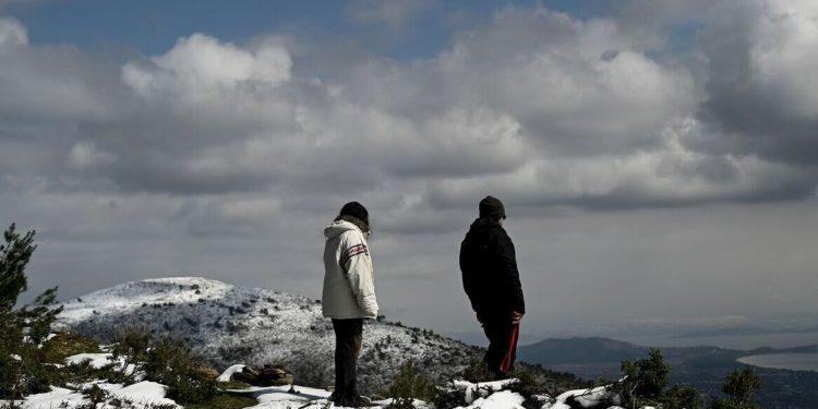 Καιρός σήμερα: Πέφτει ο υδράργυρος – Πού θα βρέξει