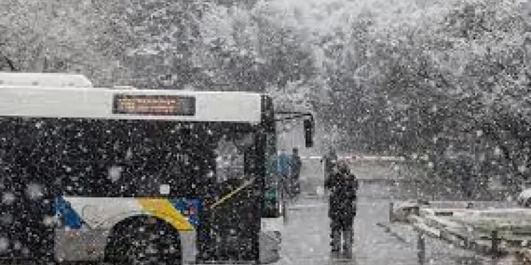 Δείτε πώς θα κινηθούν σήμερα τα λεωφορεία – Πού υπάρχουν καθυστερήσεις