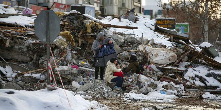 Σεισμός Τουρκία: Άνοιξε το βουνό στα δύο στην ισοπεδωμένη Μαλάτια – Συγκλονιστικές εικόνες