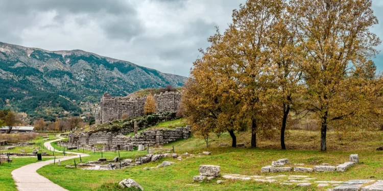 Ο μύθος των μαύρων περιστεριών θα γοητεύσει τα παιδιά, όπως και ο ίδιος ο χώρος της αρχαίας Δωδώνης.