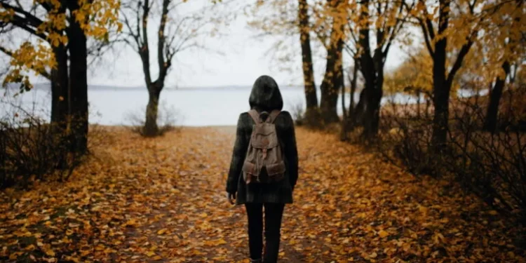 Οι επιστήμονες βρήκαν πόσα ακριβώς βήματα πρέπει να κάνουμε την ημέρα για να ζήσουμε περισσότερα χρόνια