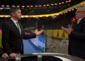 Εθνική Σουηδίας: Ξεκατίνιασμα στον «αέρα» και ρατσιστική επίθεση του προπονητή σε δημοσιογράφο – Δείτε βίντεο