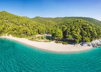 Σκόπελος: Στις δέκα πιο εμβληματικές κινηματογραφικές τοποθεσίες του κόσμου