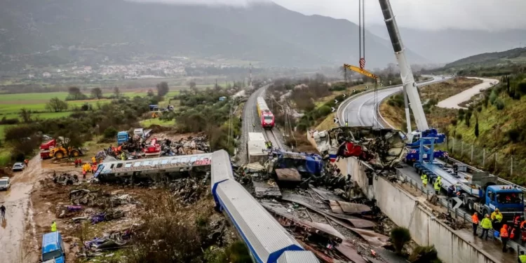 Τέμπη: Τα μοιραία λάθη, οι διαχρονικές παθογένειες και το αναπάντητο ερώτημα για την έκρηξη