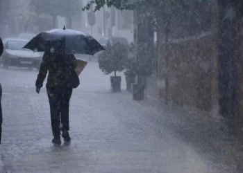 Καιρός: Βροχές και καταιγίδες το Σάββατο – Πού θα έχουμε έντονα φαινόμενα