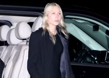 Η Μαρία Ολυμπία σχεδίασε το έμβλημα της θεάς Αθηνάς σε τσάντα διάσημου παριζιάνικου οίκου